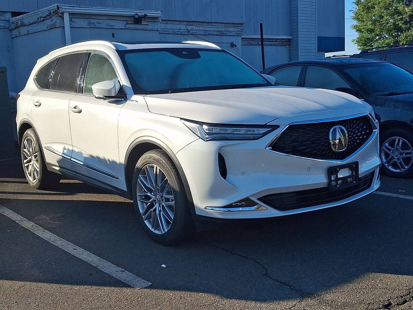Used 2023 Acura MDX w/ Advance Package AWD/4WD image 3