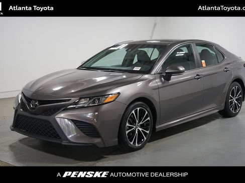 Used 2018 Toyota Camry SE w/ Convenience Package FWD image 1