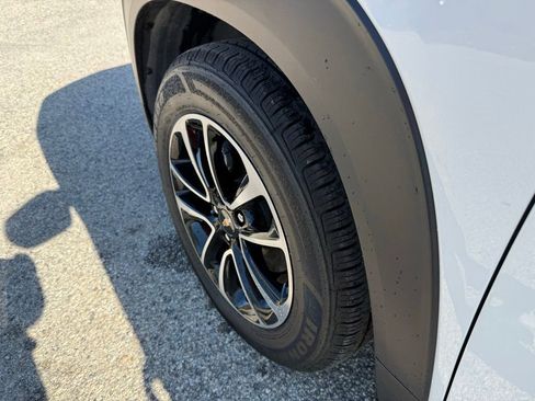 Used 2024 Chevrolet TrailBlazer LT w/ Driver Confidence Package image 14