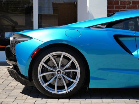 Used 2026 McLaren Artura RWD image 13