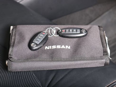 Used 2018 Nissan Armada Platinum image 27