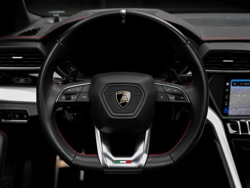 Used 2019 Lamborghini Urus AWD/4WD image 43
