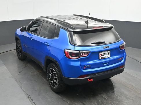 Used 2025 Jeep Compass Trailhawk AWD/4WD image 37