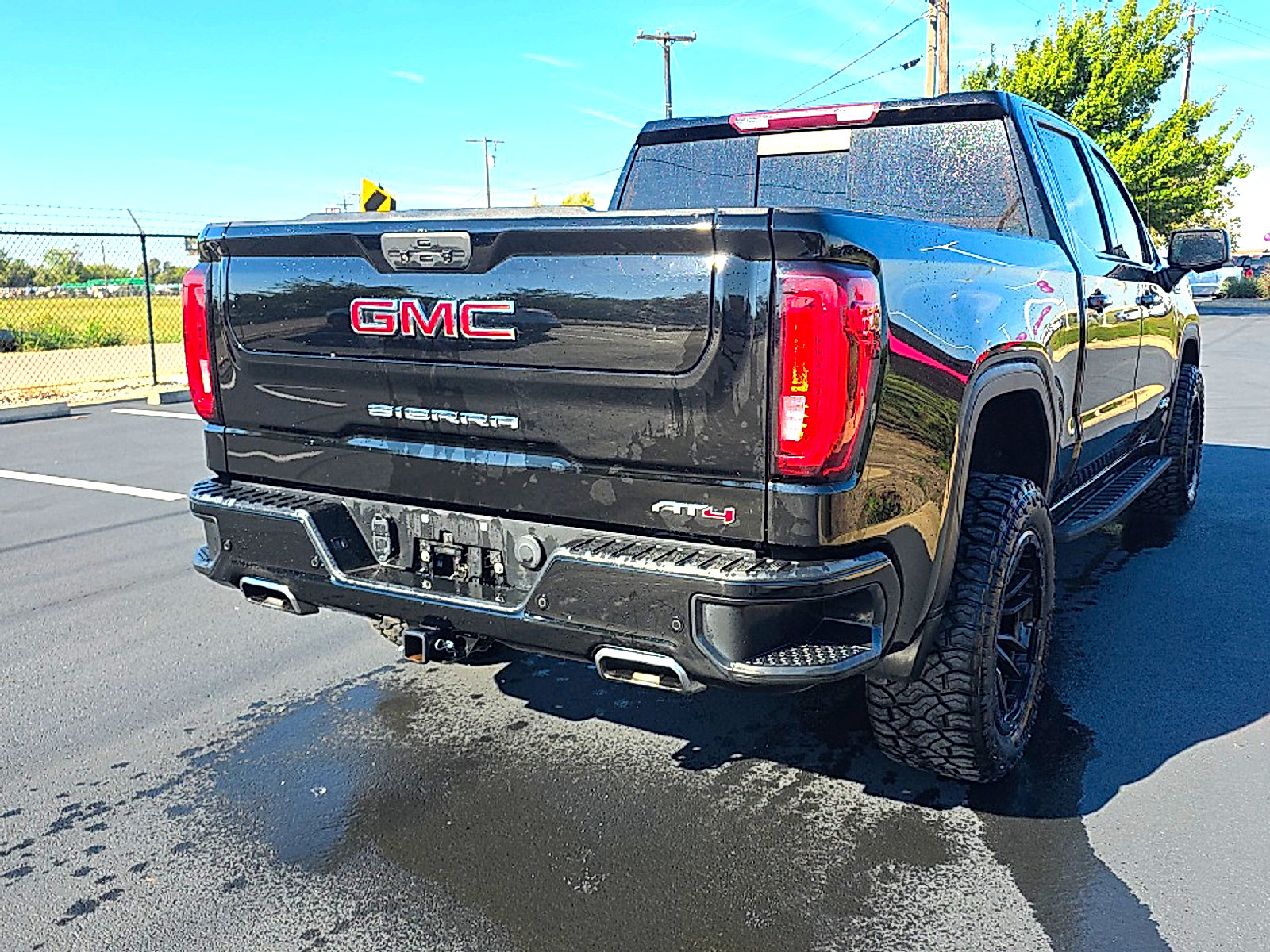 Used 2022 GMC Sierra 1500 AT4 w/ AT4 Premium Package AWD/4WD image 7