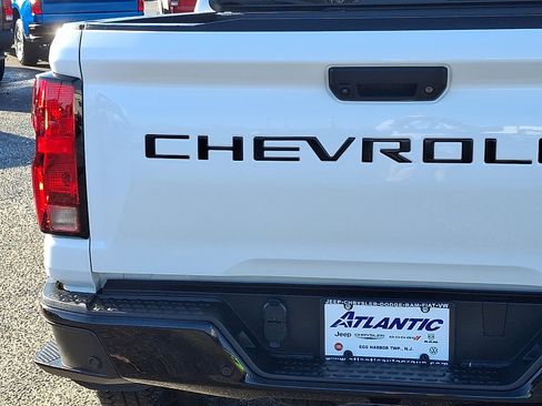 Used 2024 Chevrolet Colorado Trail Boss w/ Technology Package image 17