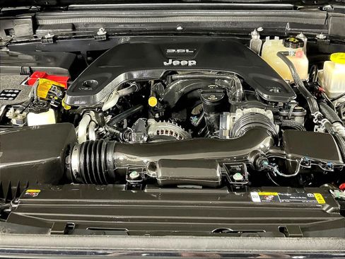 Used 2021 Jeep Gladiator Sport AWD/4WD image 30