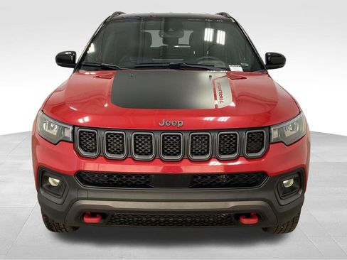 Used 2023 Jeep Compass Trailhawk image 6