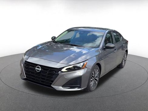 Used 2026 Nissan Altima 2.5 SV FWD image 6