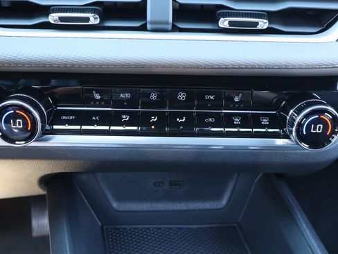 New 2027 Chevrolet Equinox LT w/ Convenience Package II FWD image 14