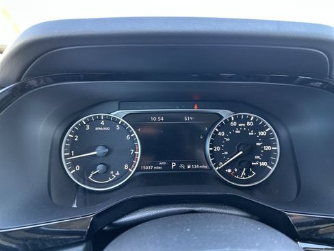Used 2023 Nissan Pathfinder SL AWD/4WD image 12