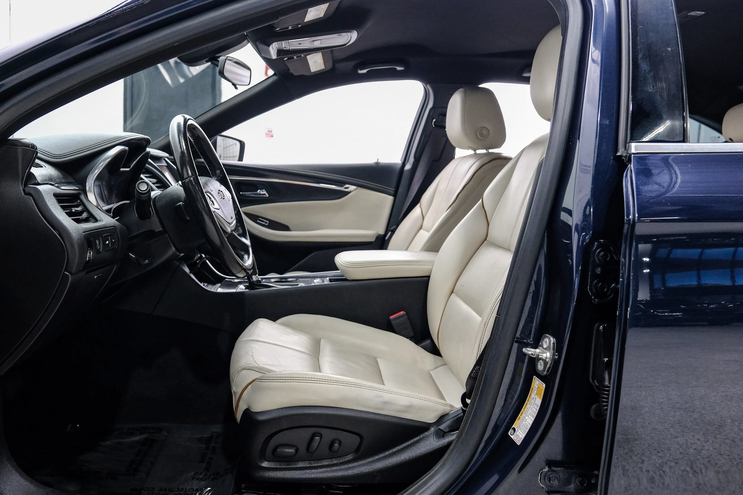 Used 2018 Chevrolet Impala Premier FWD image 36
