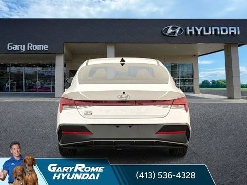 Used 2024 Hyundai Elantra SEL w/ Convenience Package FWD image 12