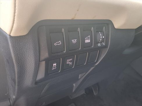 Used 2022 Subaru Ascent Touring image 10