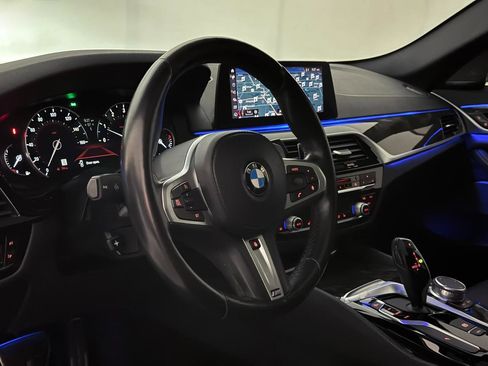 Used 2019 BMW 530i w/ M Sport Package image 19