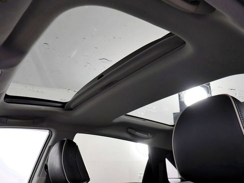 Used 2015 Toyota Venza XLE w/ XLE Premium Package image 40