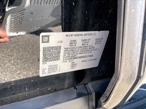 Used 2021 Chevrolet Suburban LS w/ Driver Alert Package AWD/4WD image 32