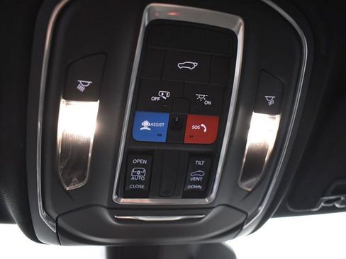 New 2025 Jeep Grand Cherokee Altitude w/ Trailer Tow Package image 31