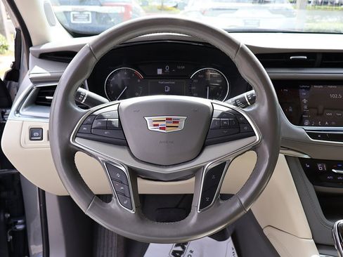 Used 2021 Cadillac XT5 Premium Luxury image 43