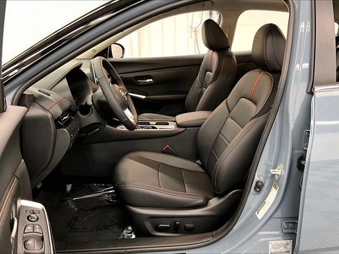 New 2025 Nissan Sentra SR w/ SR Premium Package FWD image 10