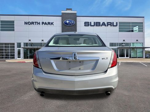 Used 2009 Lincoln MKS FWD image 4