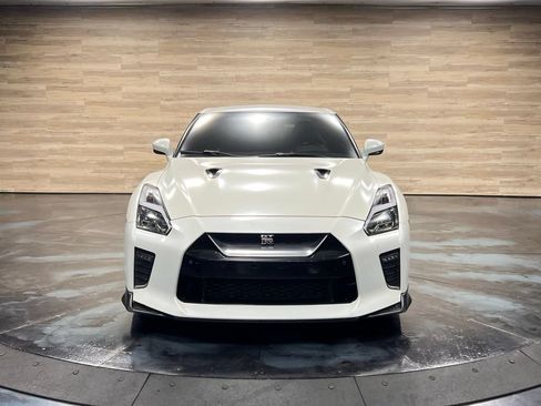Used 2020 Nissan GT-R Premium AWD/4WD image 5