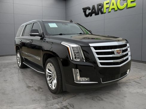 Used 2018 Cadillac Escalade Premium Luxury w/ LPO, Radiant Package AWD/4WD image 4