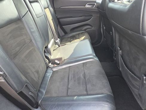 Used 2019 Jeep Grand Cherokee Altitude image 28