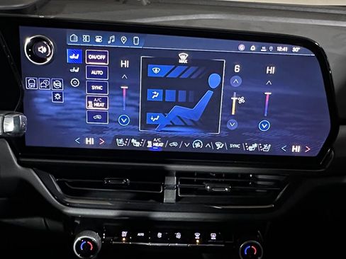 New 2026 Chevrolet Equinox EV RS image 16