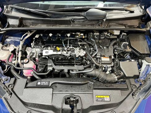 Used 2024 Toyota Prius LE AWD/4WD image 28