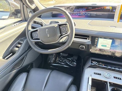 New 2025 Lincoln Navigator Reserve w/ Jet Appearance Package AWD/4WD image 14