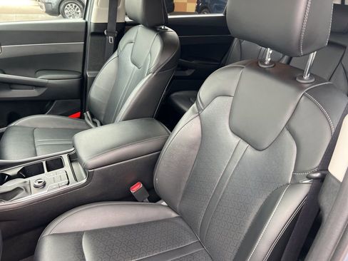 Certified 2023 Kia Sorento S AWD/4WD image 5