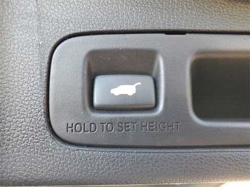 Used 2019 Honda CR-V Touring image 9