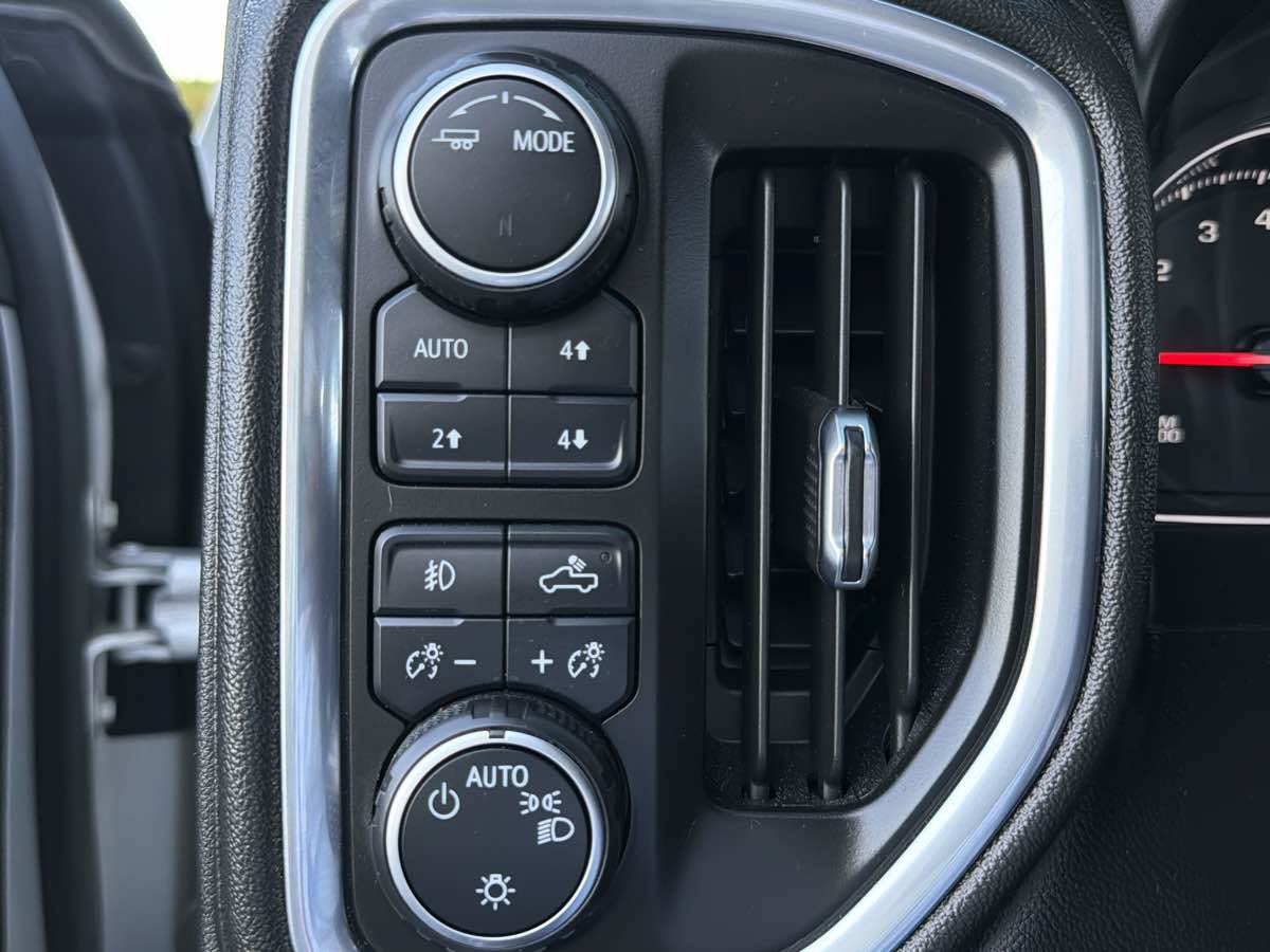 Used 2021 Chevrolet Silverado 1500 LT Trail Boss w/ Bed Protection Package AWD/4WD image 26