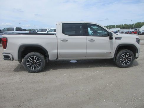 New 2026 GMC Sierra 1500 AT4 AWD/4WD image 3