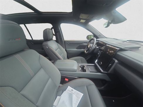 Used 2024 GMC Acadia AT4 image 11