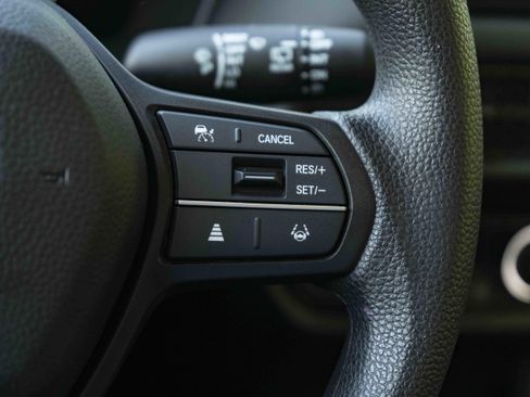 Used 2025 Honda HR-V LX image 21