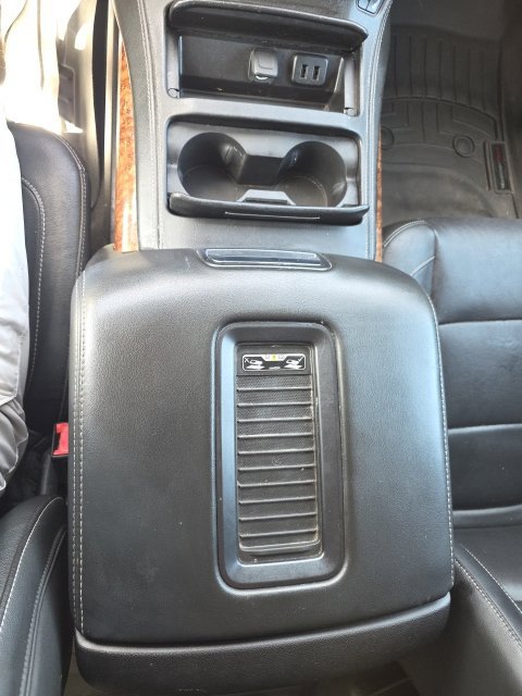 Used 2019 Chevrolet Suburban Premier RWD image 25