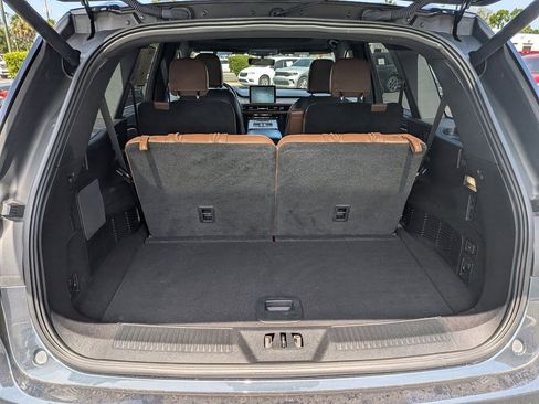 Used 2022 Lincoln Aviator Grand Touring w/ Equipment Group 301A AWD/4WD image 13