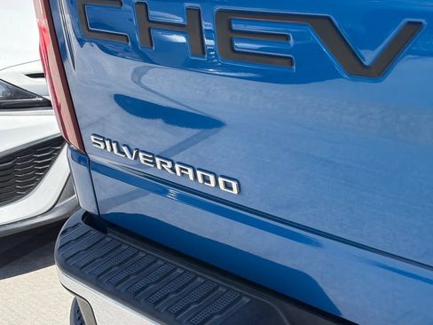 Used 2022 Chevrolet Silverado 1500 LT AWD/4WD image 5