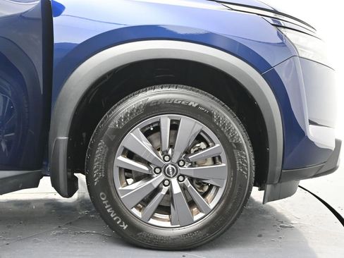 Used 2023 Nissan Pathfinder SV image 6