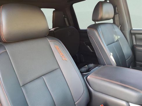 Used 2024 Nissan Titan PRO-4X w/ Pro-4x Convenience Package image 21