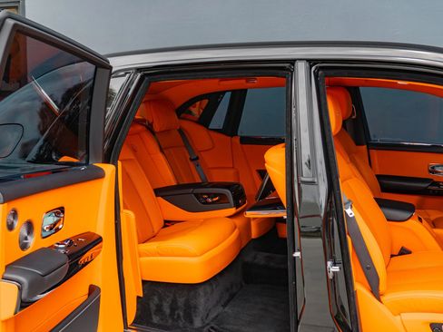 Used 2018 Rolls-Royce Phantom Sedan RWD image 59