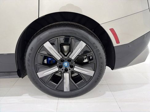 Used 2025 BMW iX xDrive50 w/ Premium Package image 45
