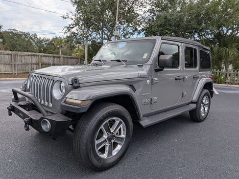Used 2022 Jeep Wrangler Unlimited Sahara AWD/4WD image 8