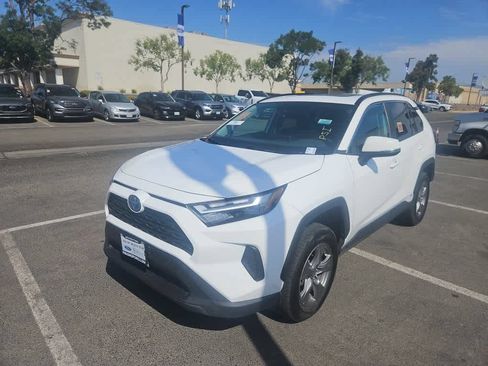 Used 2024 Toyota RAV4 XLE w/ Convenience Package AWD/4WD image 1