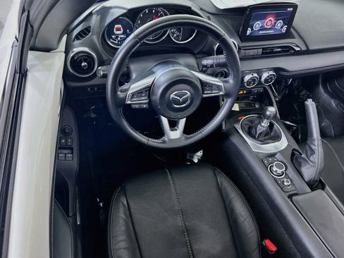 Used 2021 MAZDA MX-5 Miata RF Grand Touring w/ Appearance Package RWD image 21