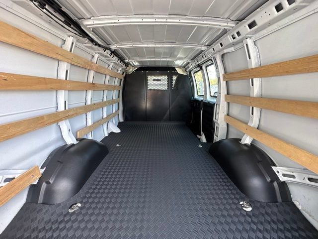 Used 2025 Chevrolet Express 2500 w/ Driver Convenience Package RWD image 11