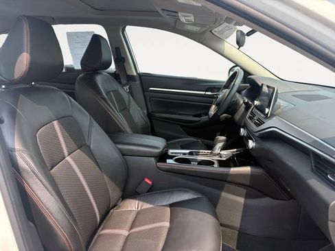 Used 2024 Nissan Altima 2.5 SR AWD/4WD image 15