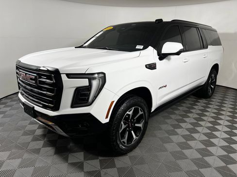 Used 2025 GMC Yukon XL AT4 w/ AT4 Premium Package AWD/4WD image 35
