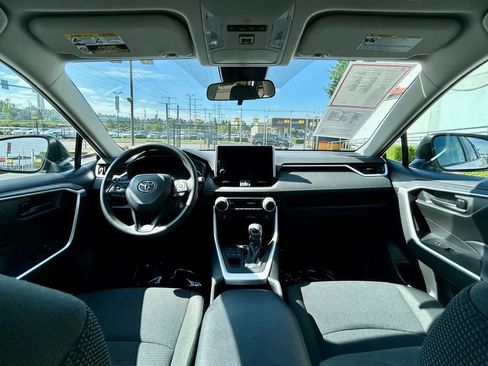 Certified 2023 Toyota RAV4 LE AWD/4WD image 18